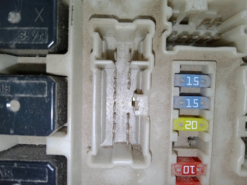Recambio de caja reles / fusibles para nissan micra iii (k12) 1.5 dci referencia OEM IAM   