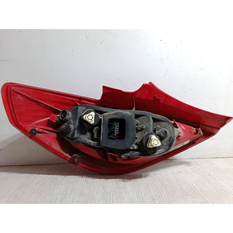 Recambio de piloto trasero derecho para opel corsa d (s07) 1.2 (l08, l68) referencia OEM IAM 13186351  89038961A