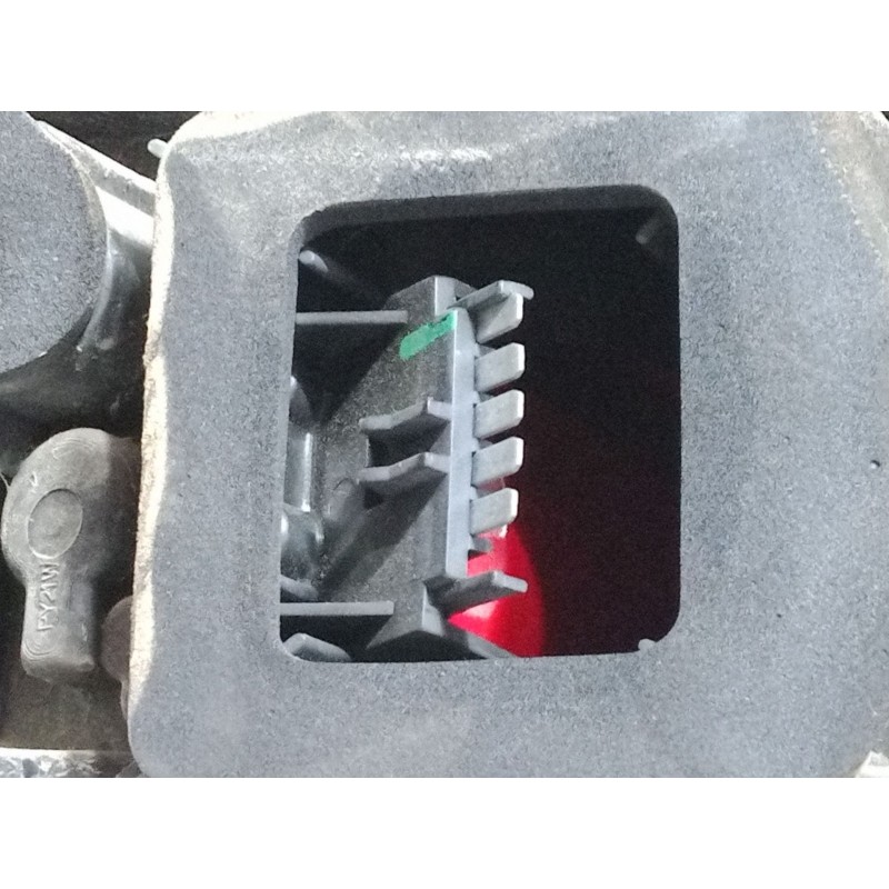 Recambio de piloto trasero derecho para opel corsa d (s07) 1.2 (l08, l68) referencia OEM IAM 13186351  89038961A