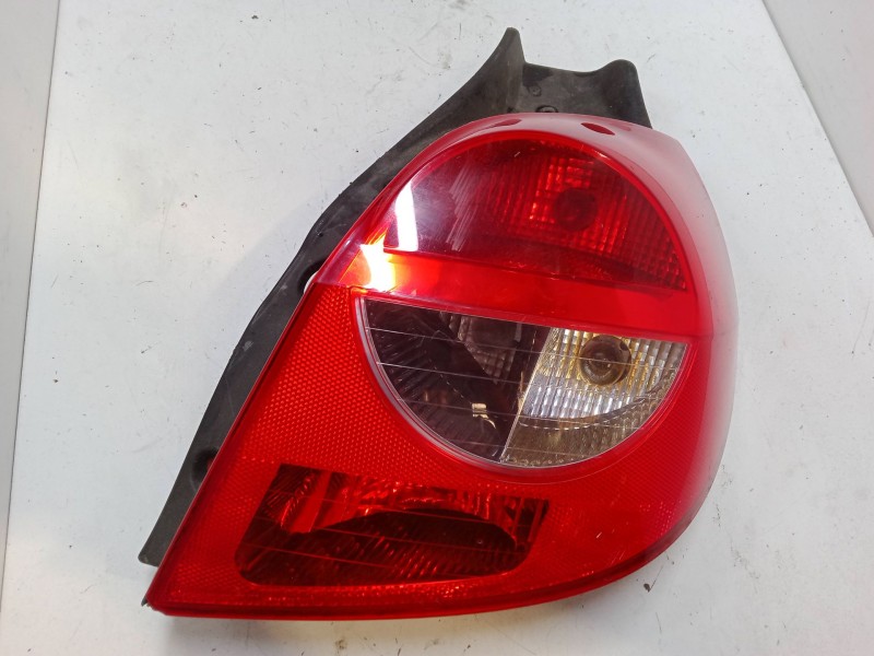 Recambio de piloto trasero derecho para renault clio iii (br0/1, cr0/1) 1.5 dci (c/br0g, c/br1g) referencia OEM IAM   