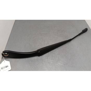 BRAZO LIMPIA DELANTERO IZQUIERDO A1768203400 