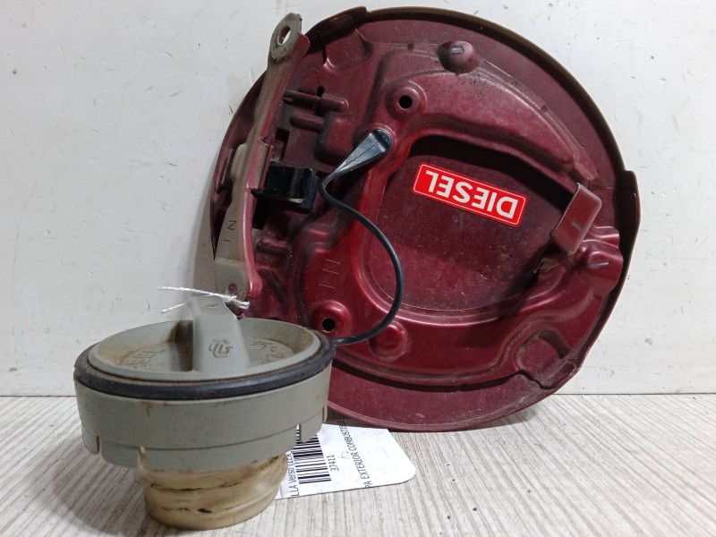 Recambio de tapa exterior combustible para toyota corolla verso (zer_, zze12_, r1_) 2.0 d-4d (cur10_) referencia OEM IAM   