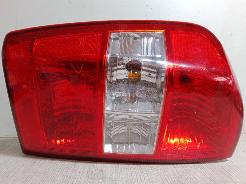 Recambio de piloto trasero izquierdo para kia carnival / grand carnival iii (vq) 2.9 crdi referencia OEM IAM   