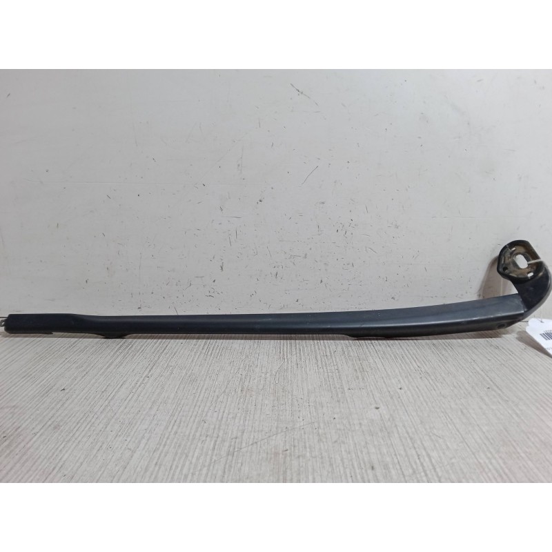 Recambio de brazo limpia delantero derecho para seat leon (1p1) 1.9 tdi referencia OEM IAM   