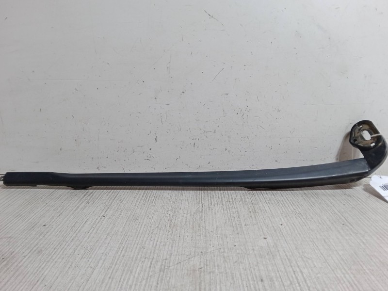 Recambio de brazo limpia delantero derecho para seat leon (1p1) 1.9 tdi referencia OEM IAM   
