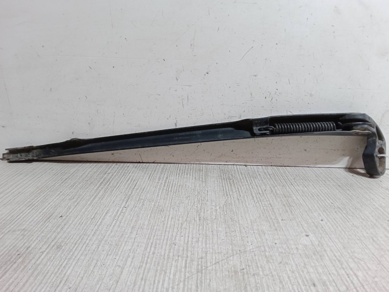 Recambio de brazo limpia delantero derecho para seat leon (1p1) 1.9 tdi referencia OEM IAM   