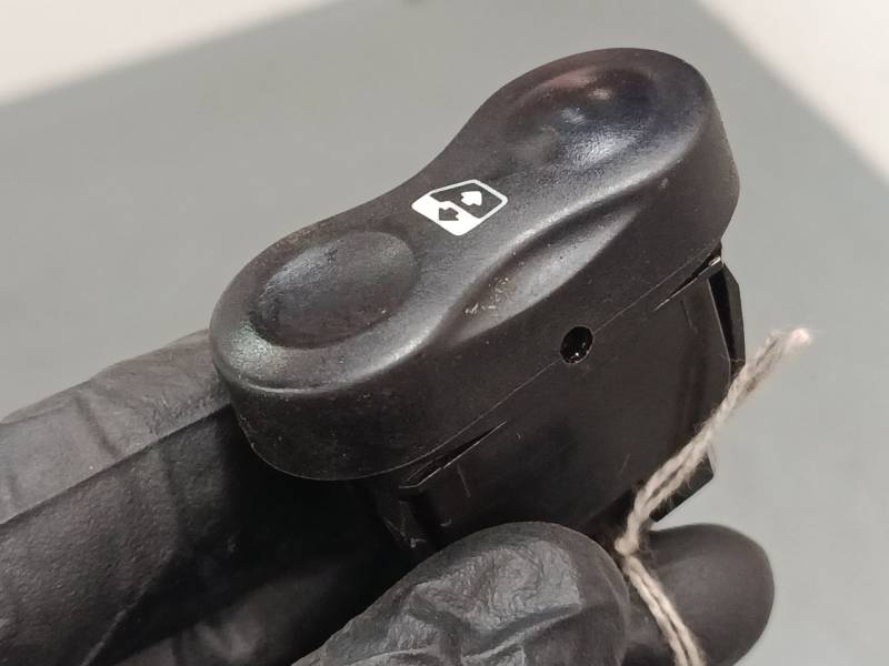 MANDO ELEVALUNAS DELANTERO DERECHO 602227 