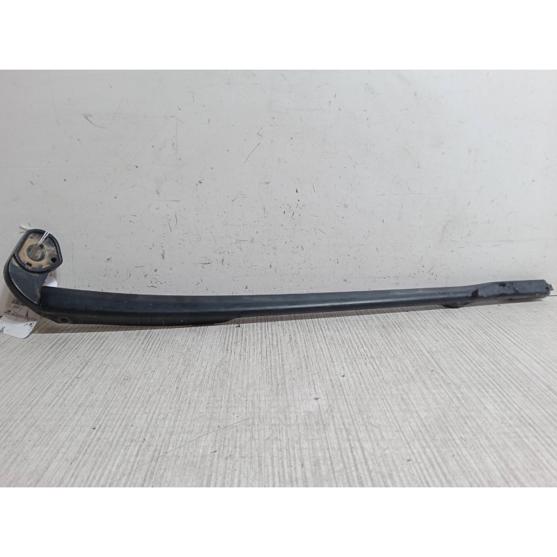 Recambio de brazo limpia delantero izquierdo para seat leon (1p1) 1.9 tdi referencia OEM IAM   