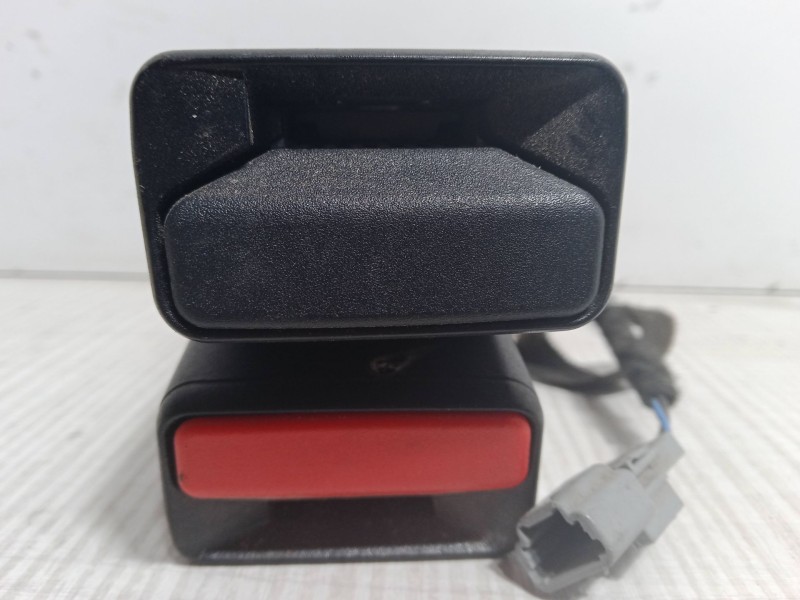 Recambio de anclaje cinturon trasero izquierdo para renault clio iv (bh_) 1.5 dci 75 referencia OEM IAM 878176563R  