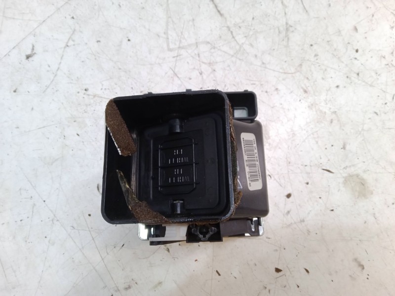 Recambio de aireador izquierdo para land rover range rover i 4.3 vogue lse 4x4 referencia OEM IAM JVE000051  