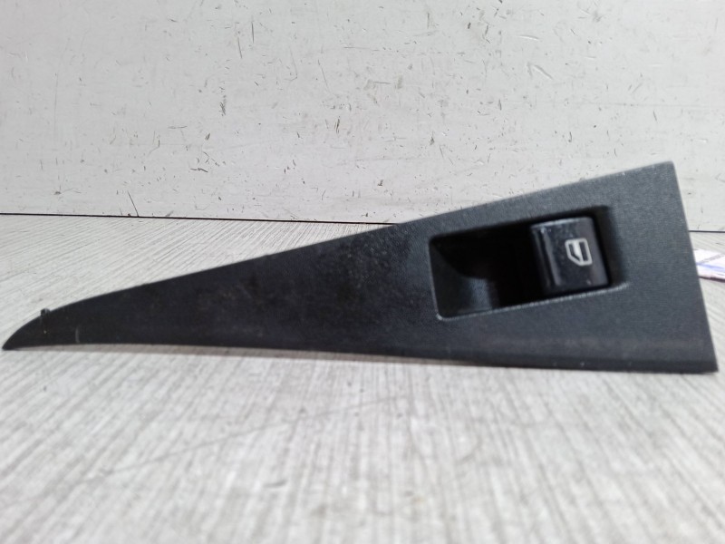 Recambio de mando elevalunas trasero derecho para seat leon (1p1) 1.9 tdi referencia OEM IAM   