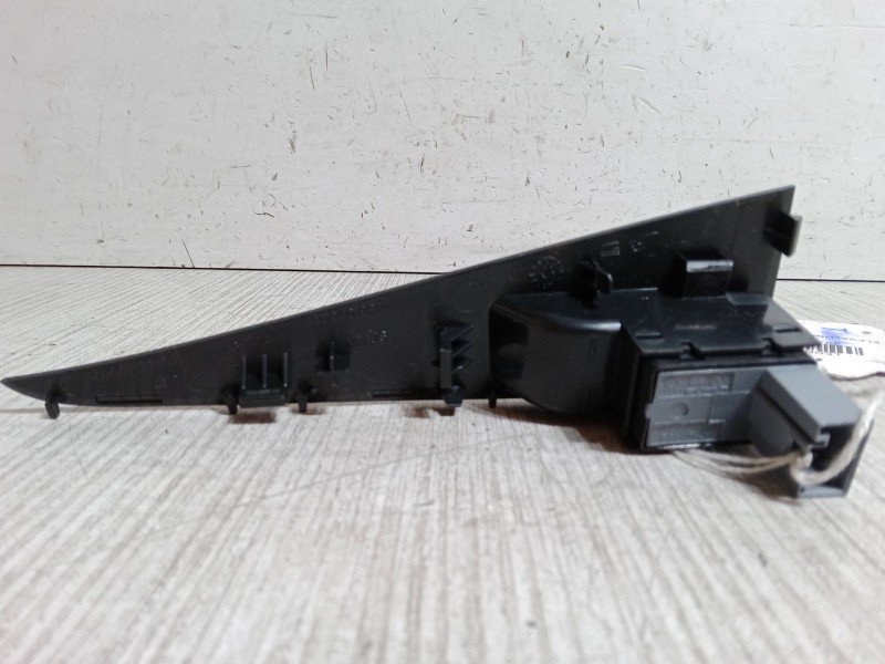 Recambio de mando elevalunas trasero derecho para seat leon (1p1) 1.9 tdi referencia OEM IAM   