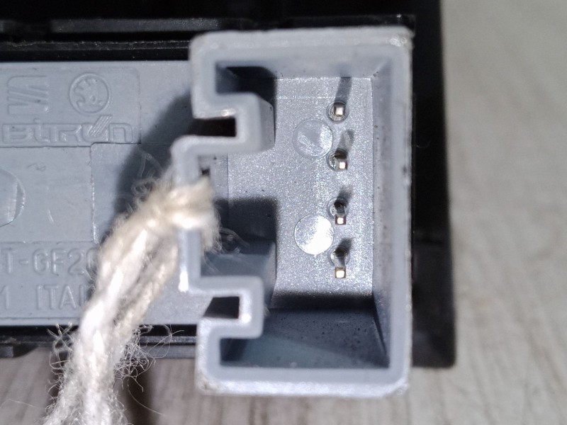 Recambio de mando elevalunas trasero derecho para seat leon (1p1) 1.9 tdi referencia OEM IAM   