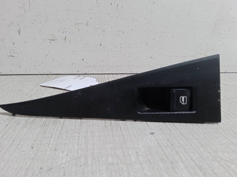 Recambio de mando elevalunas trasero izquierdo para seat leon (1p1) 1.9 tdi referencia OEM IAM   