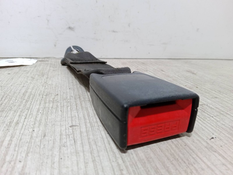 Recambio de anclaje cinturon trasero derecho para peugeot 206 sw (2e/k) 1.4 hdi referencia OEM IAM   