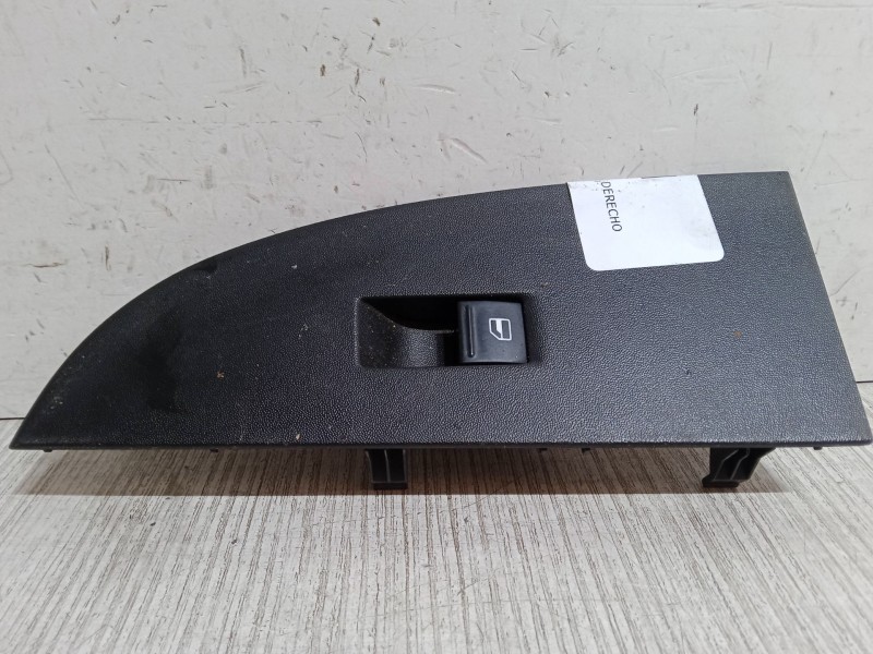 Recambio de mando elevalunas delantero derecho para seat leon (1p1) 1.9 tdi referencia OEM IAM   