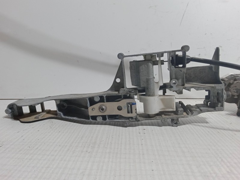 Recambio de cerradura puerta delantera derecha para peugeot 207 sw (wk_) 1.6 hdi referencia OEM IAM   