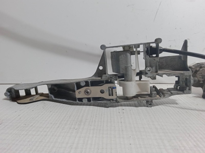 Recambio de cerradura puerta delantera derecha para peugeot 207 sw (wk_) 1.6 hdi referencia OEM IAM   