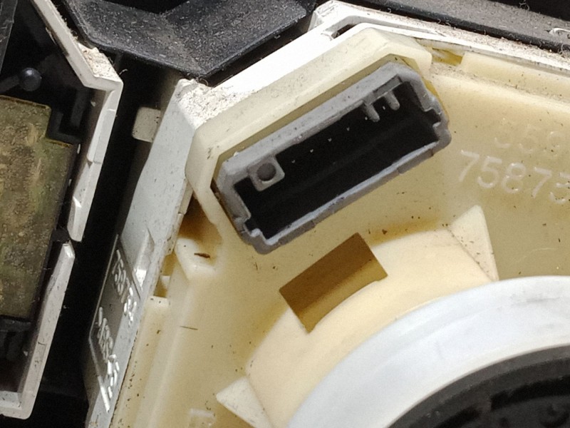 Recambio de mando climatizador para toyota auris (_e15_) 2.0 d-4d (ade150_) referencia OEM IAM   