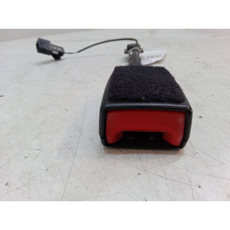 Recambio de anclaje cinturon delantero derecho para opel zafira tourer c (p12) 1.4 lpg (75) referencia OEM IAM   