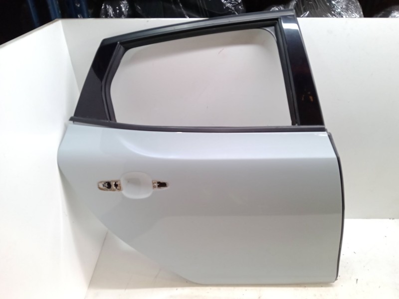 Recambio de puerta trasera derecha para volvo v40 hatchback (525) d2 referencia OEM IAM   
