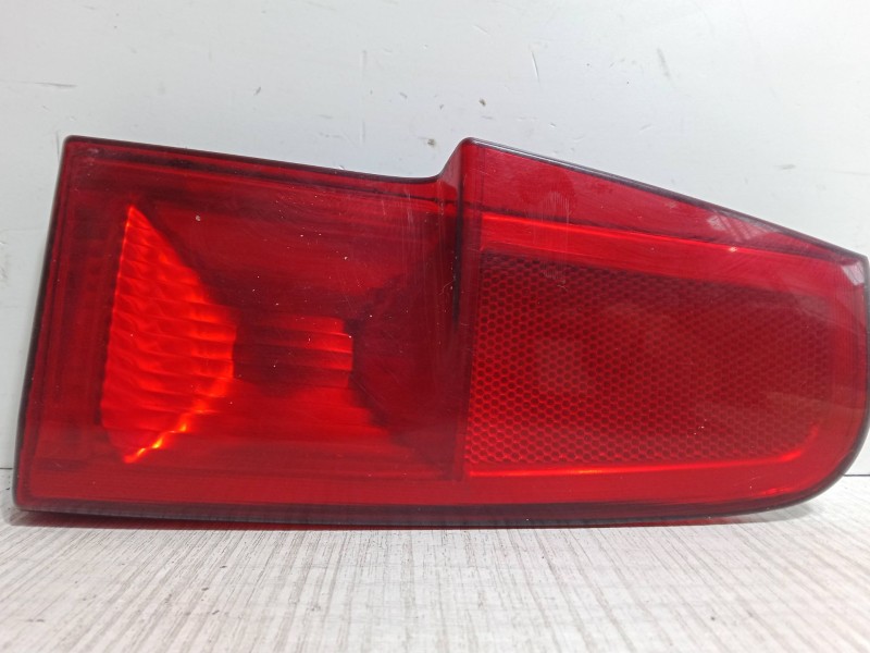 Recambio de piloto trasero porton derecho para fiat punto (188_) 1.2 60 (188.030, .050, .130, .150, .230, .250) referencia OEM I