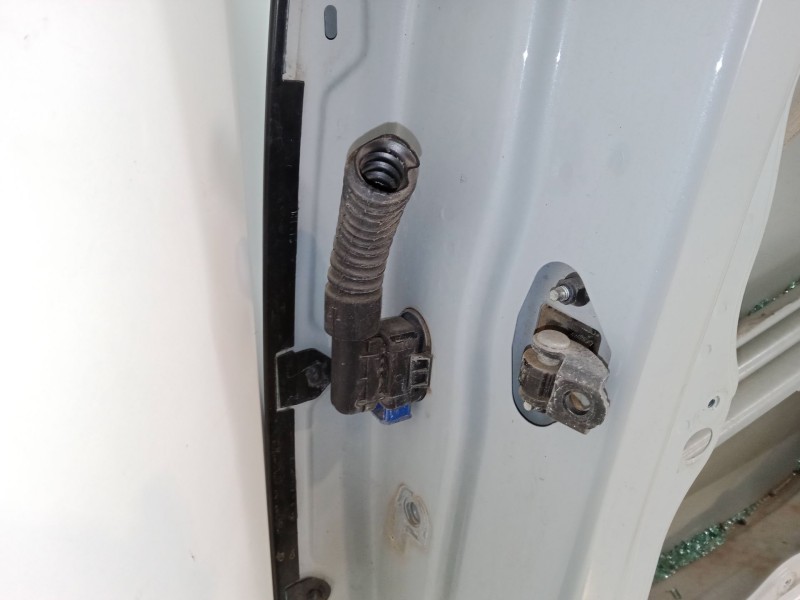 Recambio de puerta trasera derecha para volvo v40 hatchback (525) d2 referencia OEM IAM   