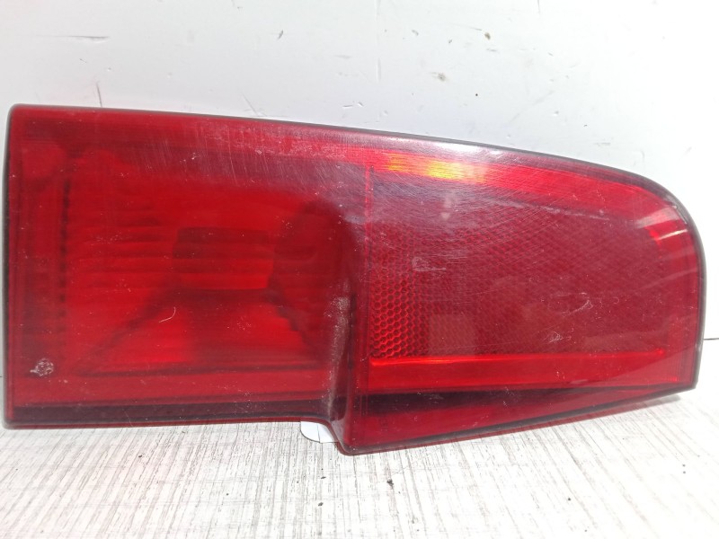 Recambio de piloto trasero porton izquierdo para fiat punto (188_) 1.2 60 (188.030, .050, .130, .150, .230, .250) referencia OEM