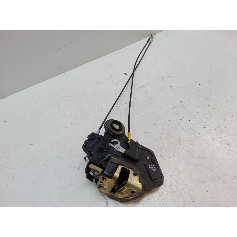 Recambio de cerradura puerta trasera derecha para toyota corolla (_e12_) 2.0 d-4d (cde120r_, cde120l_) referencia OEM IAM   
