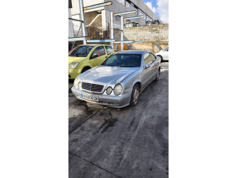 MERCEDES-BENZ CLK (C208)