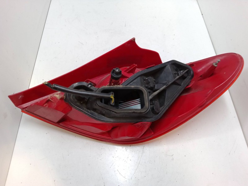 Recambio de piloto trasero izquierdo para peugeot 207/207+ (wa_, wc_) 1.6 hdi referencia OEM IAM   