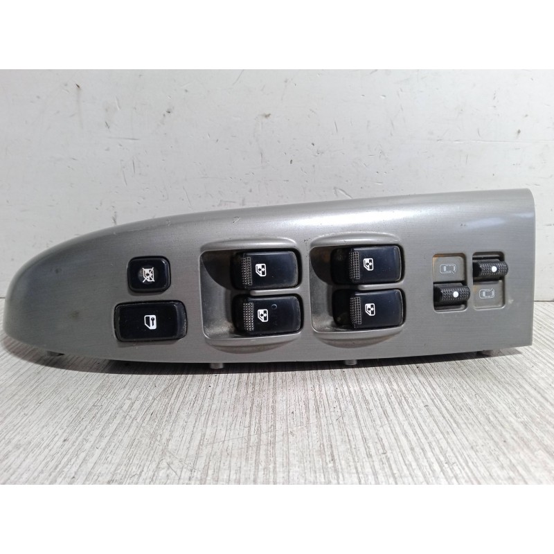 Recambio de mando elevalunas delantero izquierdo para kia carnival / grand carnival iii (vq) 2.9 crdi referencia OEM IAM 935704D