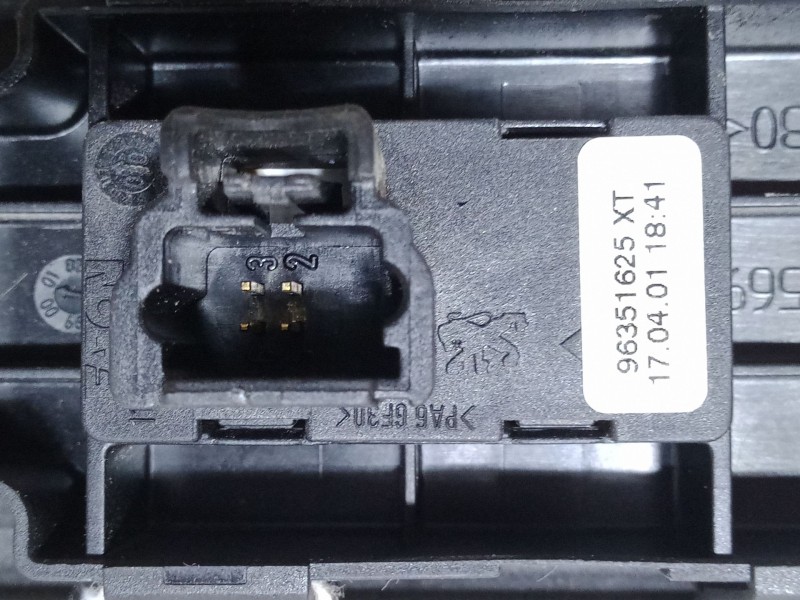 Recambio de mando elevalunas delantero derecho para ford focus i (daw, dbw) 1.6 16v referencia OEM IAM   