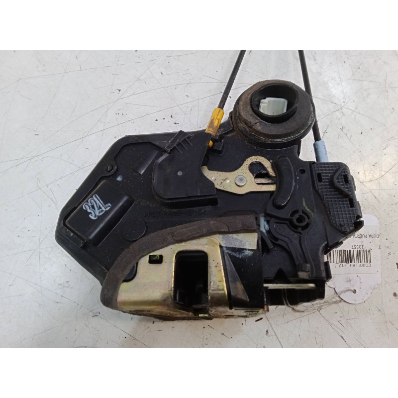 Recambio de cerradura puerta trasera izquierda para toyota corolla (_e12_) 2.0 d-4d (cde120r_, cde120l_) referencia OEM IAM   