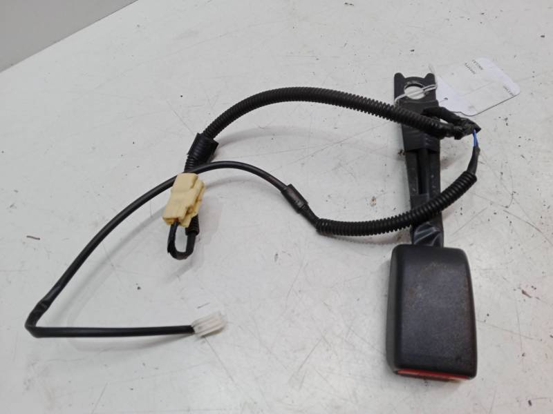 ANCLAJE CINTURON DELANTERO DERECHO 