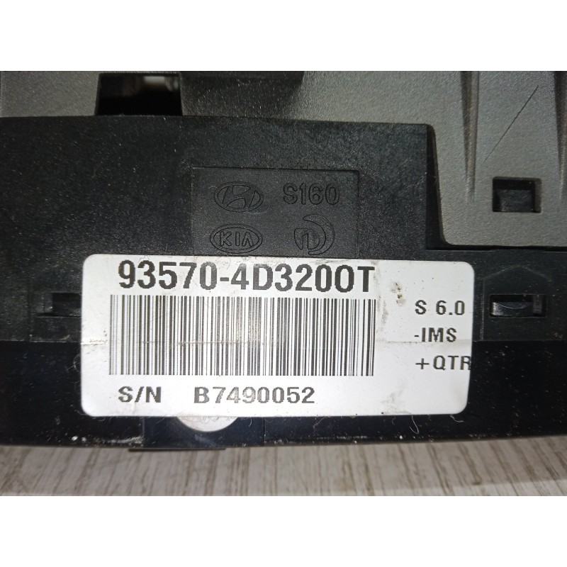Recambio de mando elevalunas delantero izquierdo para kia carnival / grand carnival iii (vq) 2.9 crdi referencia OEM IAM 935704D