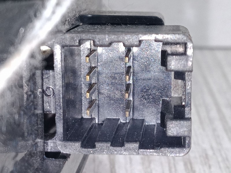 Recambio de mando elevalunas trasero izquierdo para kia carnival / grand carnival iii (vq) 2.9 crdi referencia OEM IAM   