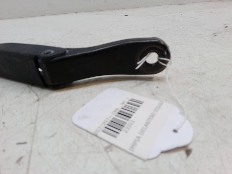 Recambio de brazo limpia delantero izquierdo para peugeot 207/207+ (wa_, wc_) 1.4 16v referencia OEM IAM   