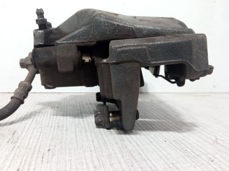Recambio de pinza freno delantera derecha para opel combo furgoneta/monovolumen 1.3 cdti 16v referencia OEM IAM FN357/25  