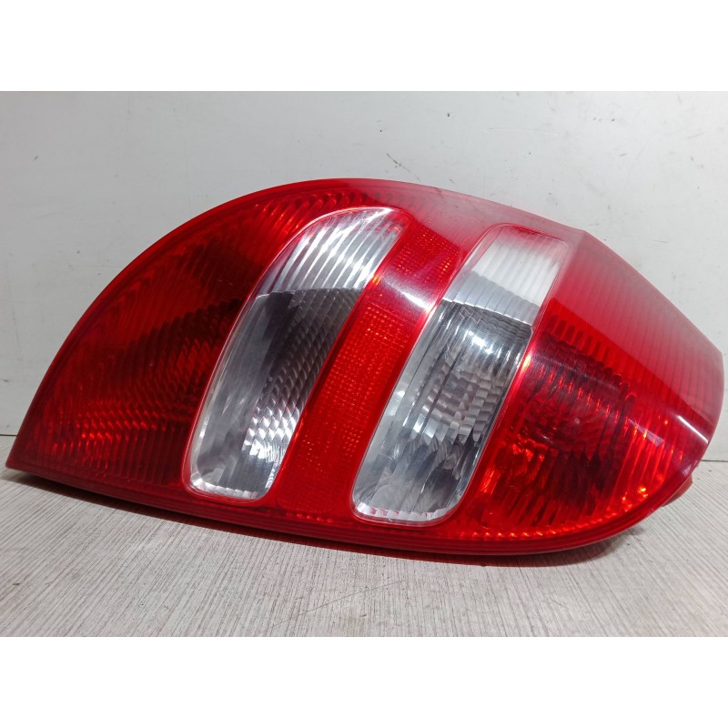 Recambio de piloto trasero izquierdo para mercedes-benz clase a (w169) a 150 (169.031, 169.331) referencia OEM IAM A1698200364  