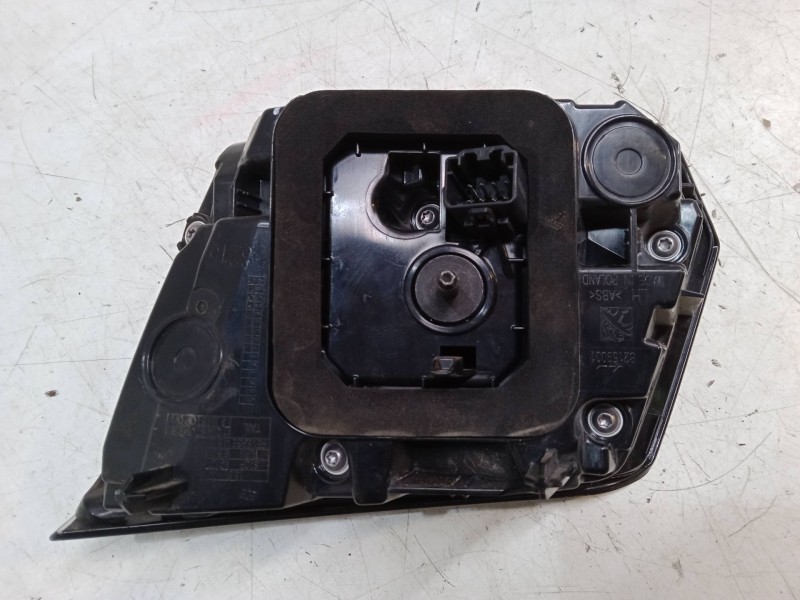 Recambio de piloto trasero porton izquierdo para peugeot 3008 suv (mc_, mr_, mj_, m4_) 1.5 bluehdi 130 referencia OEM IAM   