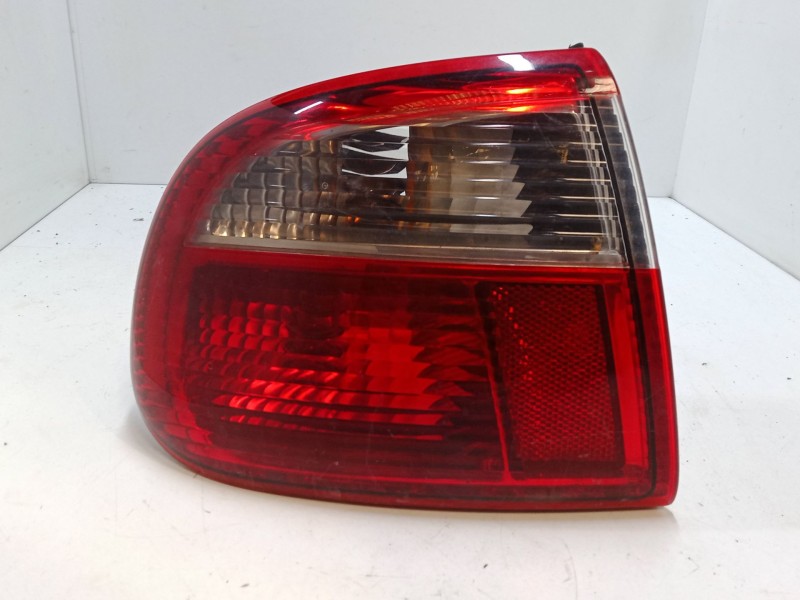 Recambio de piloto trasero izquierdo para seat toledo ii (1m2) 1.9 tdi referencia OEM IAM   