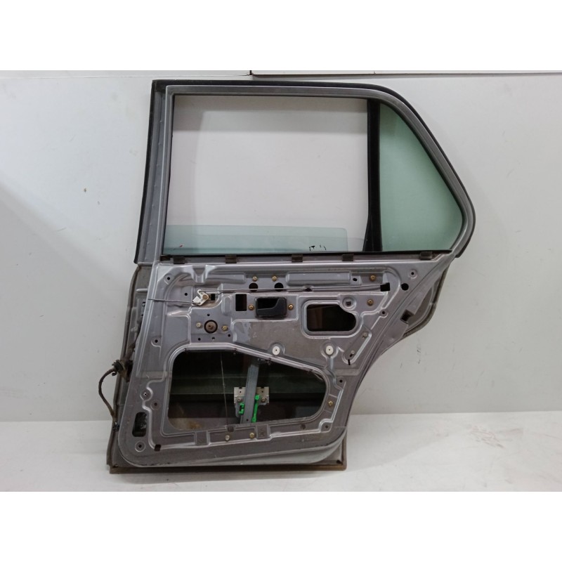 Recambio de puerta trasera derecha para bmw 3 (e30) 320 i referencia OEM IAM   