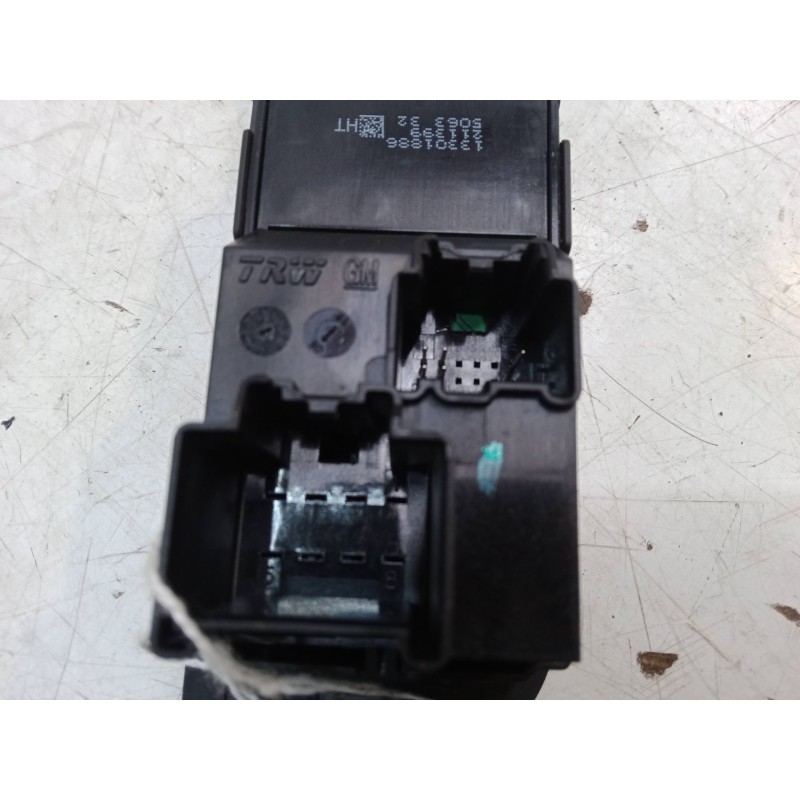 Recambio de mando elevalunas delantero derecho para opel zafira tourer c (p12) 1.4 lpg (75) referencia OEM IAM 13301886  