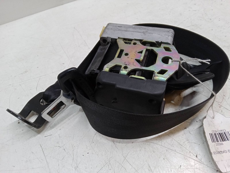 Recambio de cinturon seguridad delantero derecho para seat leon (1m1) 1.6 16 v referencia OEM IAM   