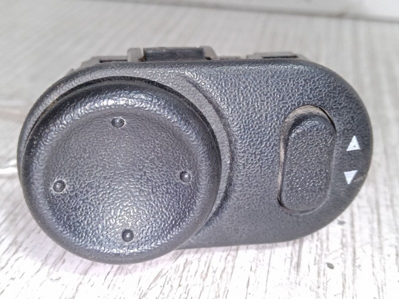 Recambio de mando retrovisor para opel zafira a monospace (t98) 2.0 dti 16v (f75) referencia OEM IAM    Recambio de mando retrovisor para opel zafira a monospace (t98) 2.0 dti 16v (f75) referencia OEM IAM