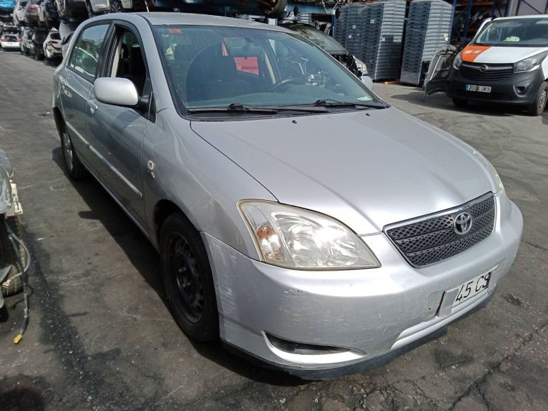 toyota corolla (_e12_) del año 2004