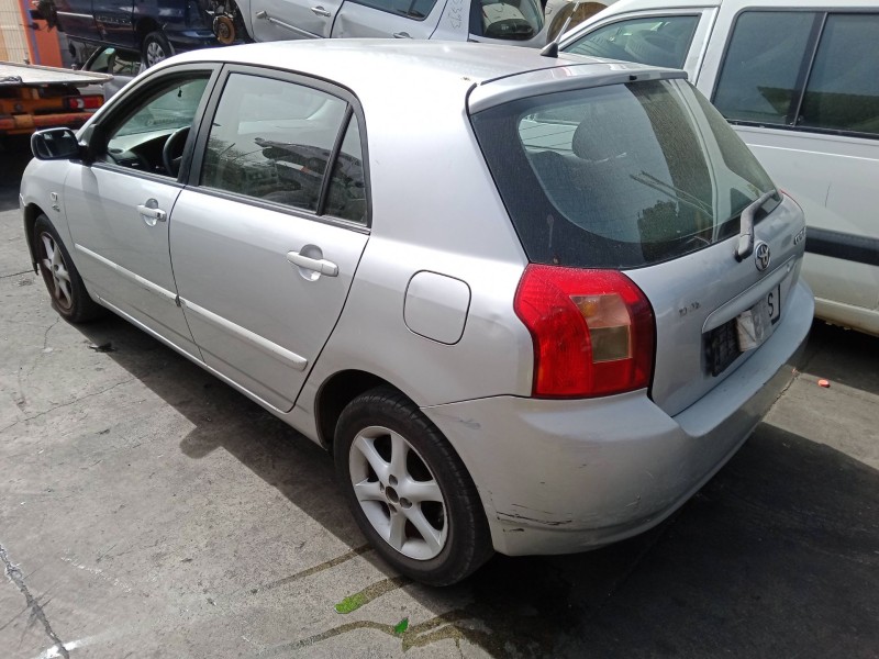 toyota corolla (_e12_) del año 2004