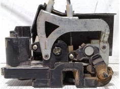 Recambio de cerradura puerta trasera izquierda para ssangyong rodius i 2.7 xdi referencia OEM IAM    2