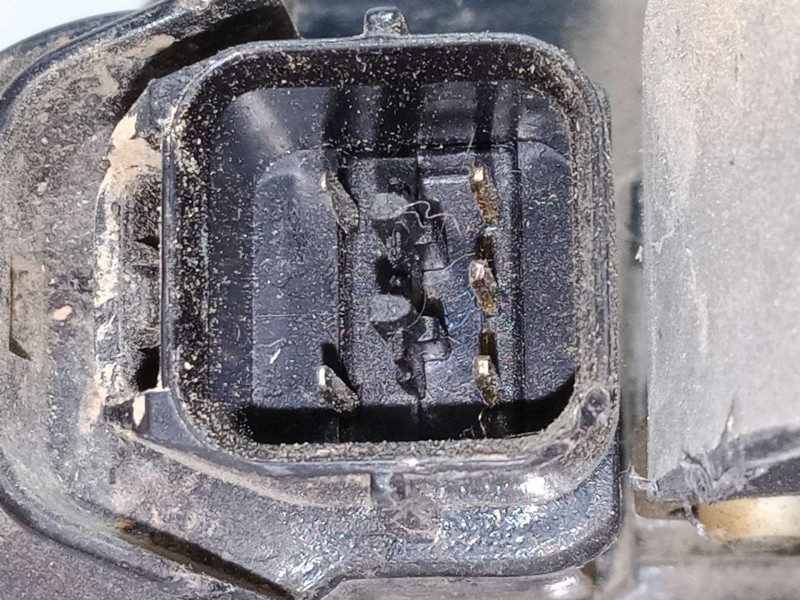 Recambio de cerradura puerta trasera izquierda para ssangyong rodius i 2.7 xdi referencia OEM IAM   